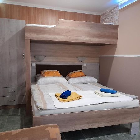 Andrea Apartman ハイデゥソボスロー エクステリア 写真