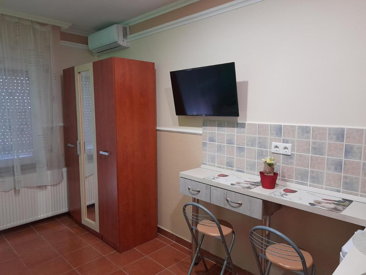 Andrea Apartman ハイデゥソボスロー エクステリア 写真
