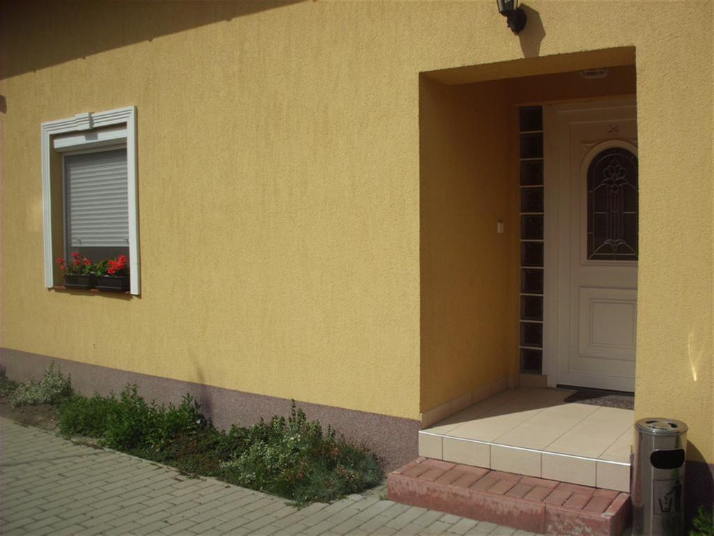 Andrea Apartman ハイデゥソボスロー エクステリア 写真