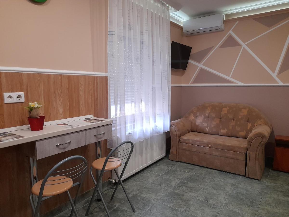 Andrea Apartman ハイデゥソボスロー エクステリア 写真