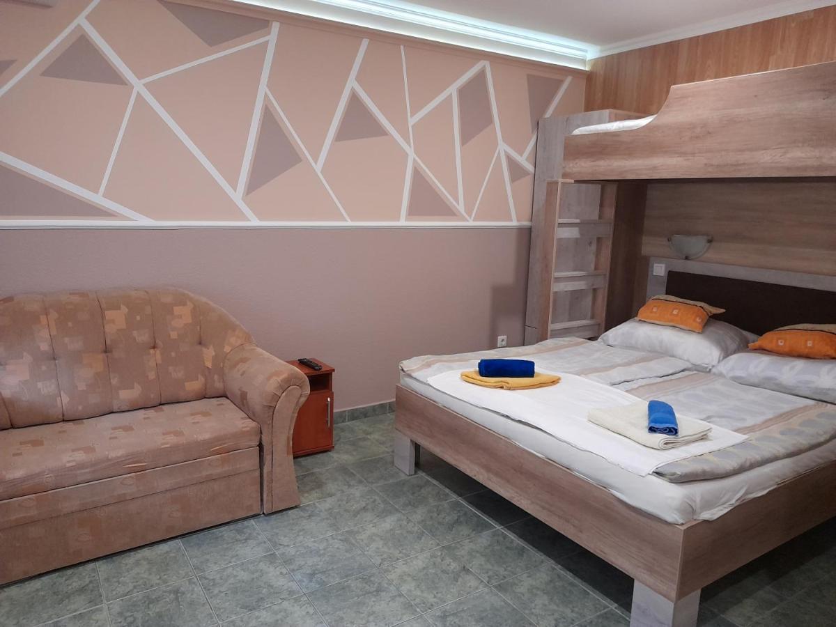 Andrea Apartman ハイデゥソボスロー エクステリア 写真