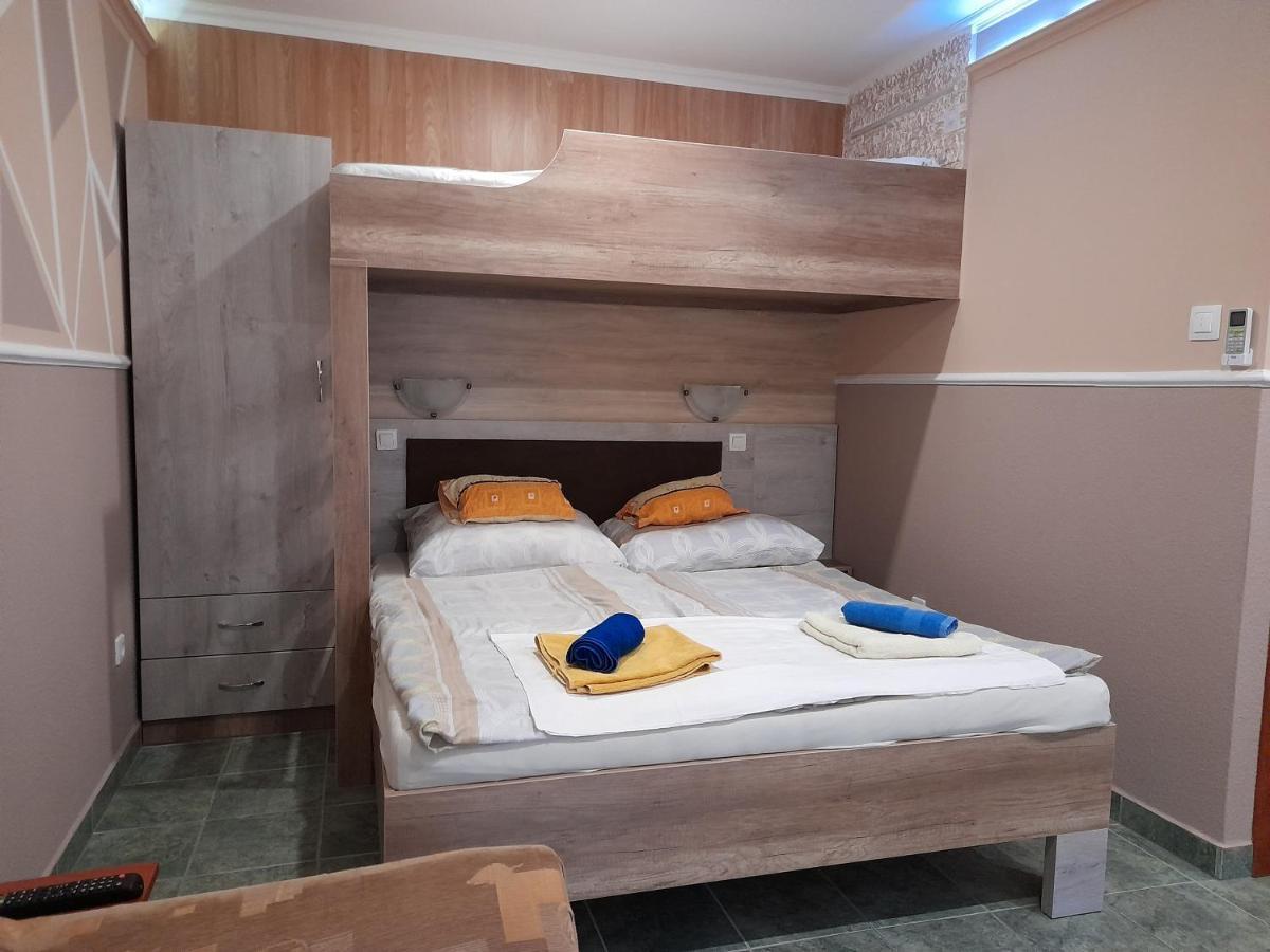 Andrea Apartman ハイデゥソボスロー エクステリア 写真