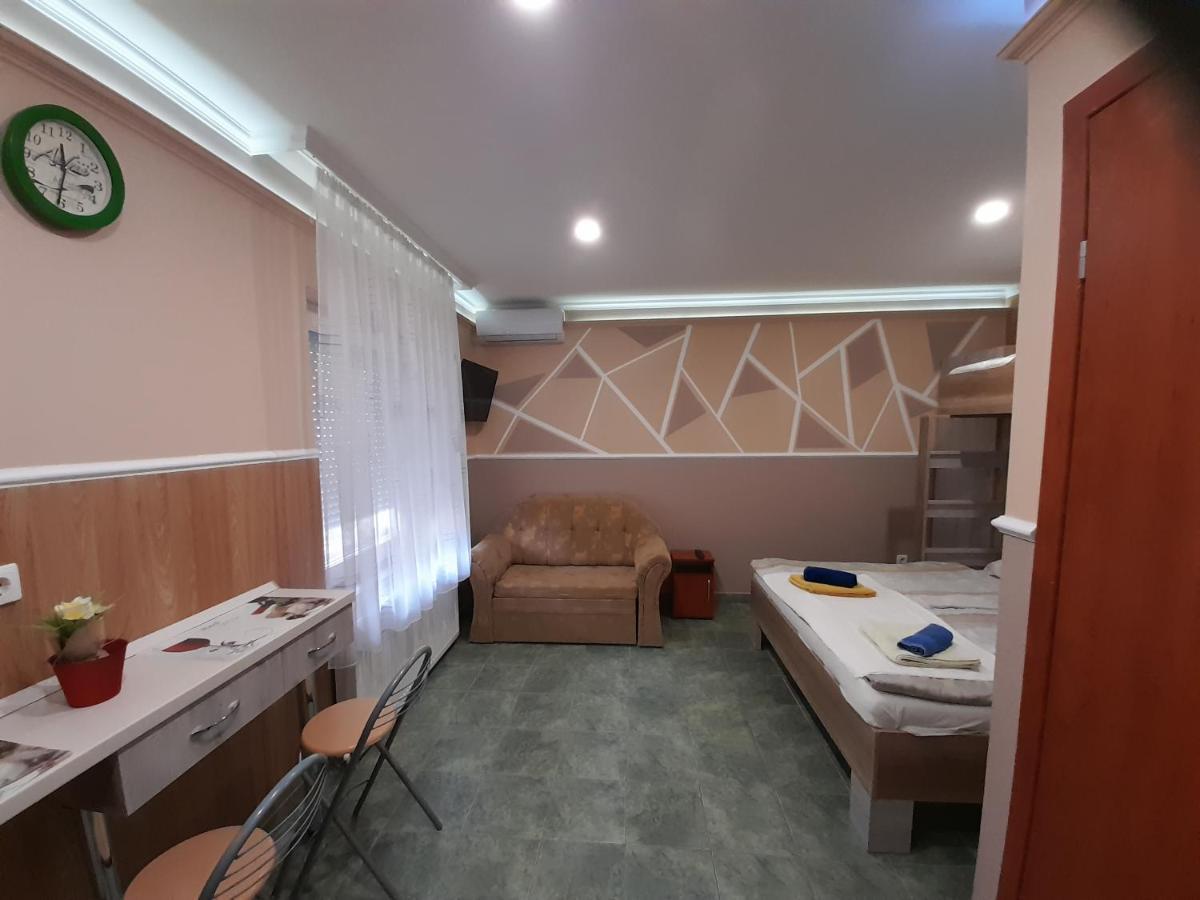 Andrea Apartman ハイデゥソボスロー エクステリア 写真