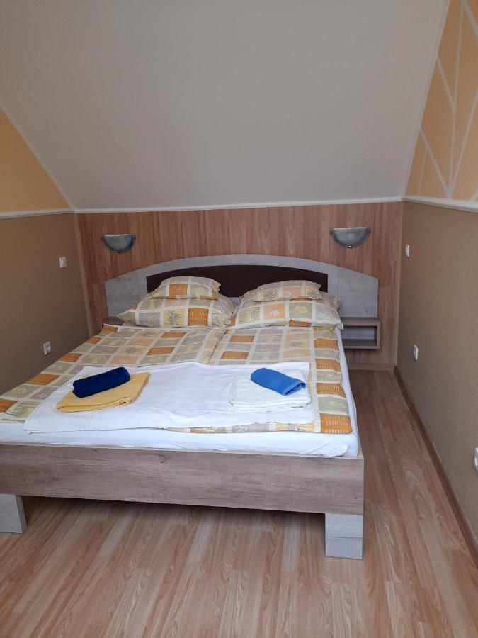Andrea Apartman ハイデゥソボスロー エクステリア 写真
