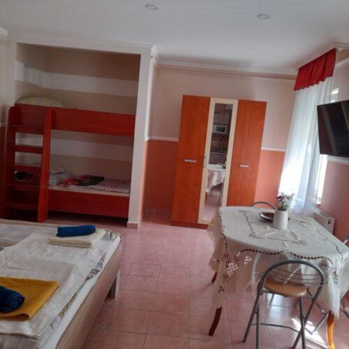 Andrea Apartman ハイデゥソボスロー エクステリア 写真