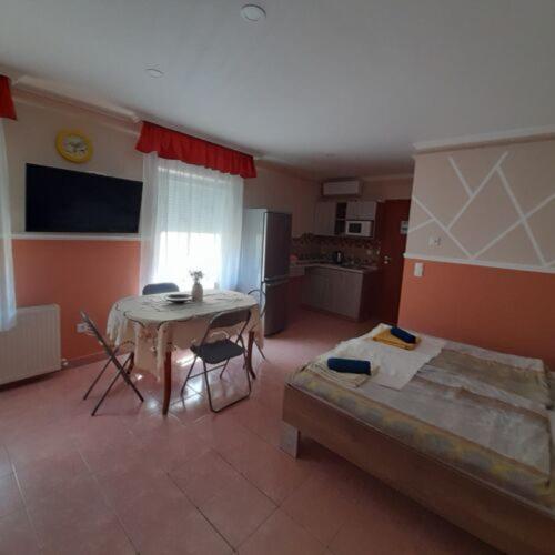 Andrea Apartman ハイデゥソボスロー エクステリア 写真